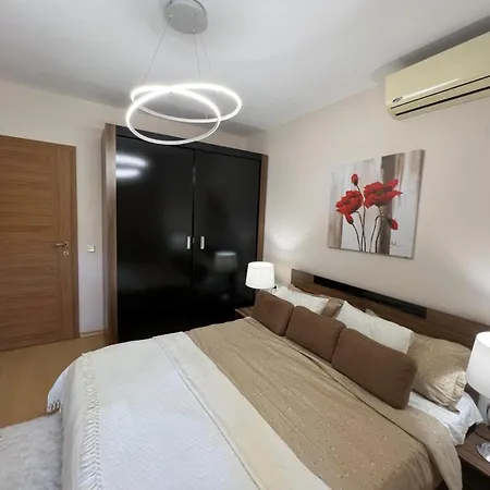 Prestige 1 Bedroom 4 People Апарт-отель 4*