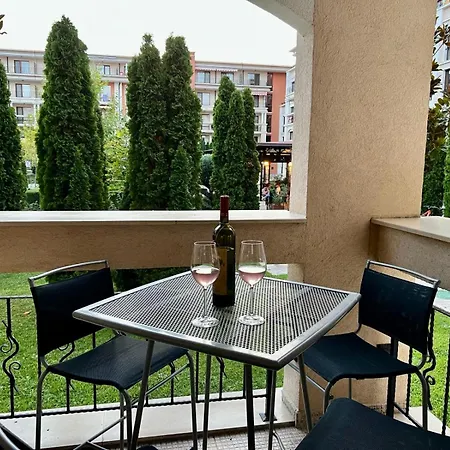 Апарт-отель Prestige 1 Bedroom 4 People Свети-Влас